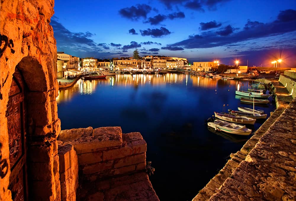 Der malerische alte Hafen von Rethymnon